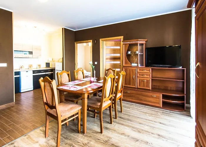 Aparthotel Izerskie - Ul. Cicha 13f-g 3*